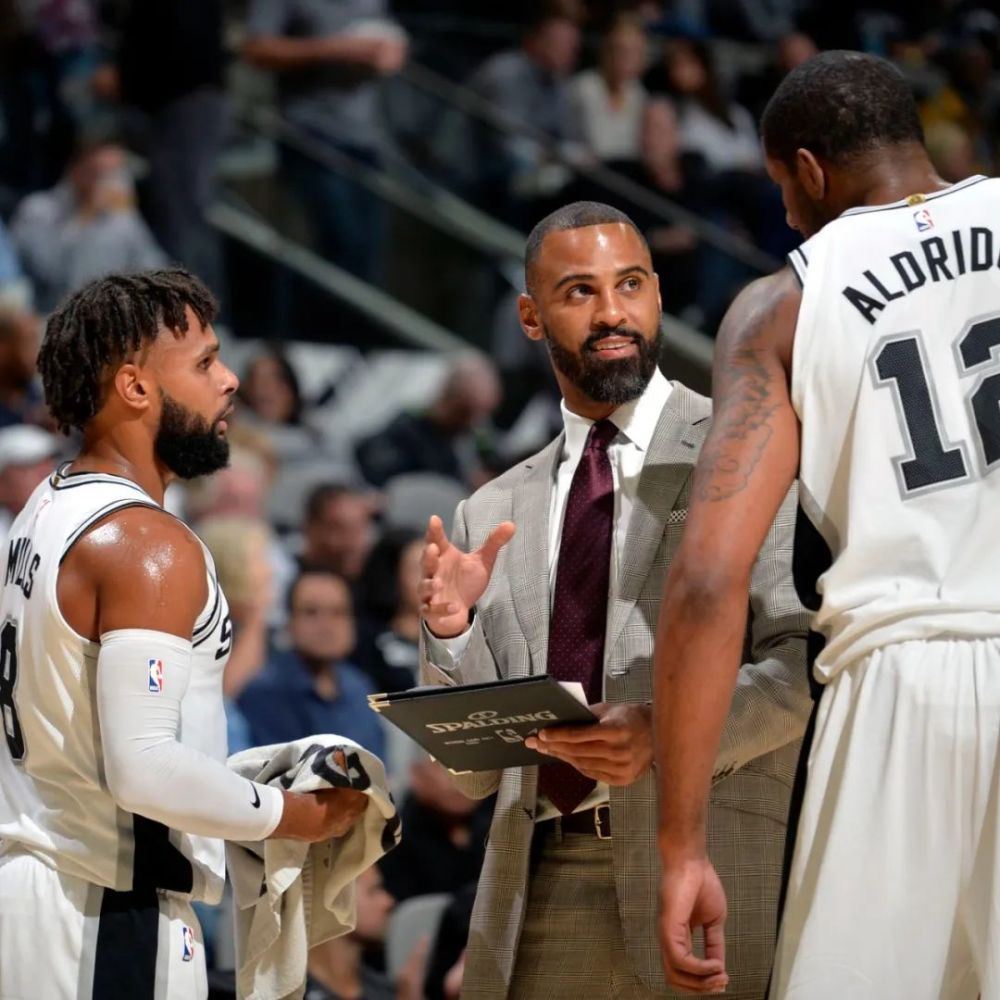 里内利宣布 里内利宣布