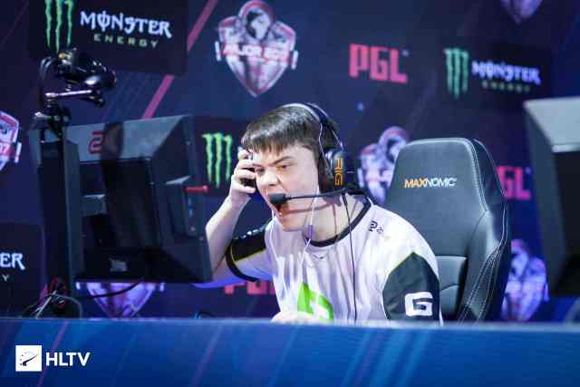 判断让控球 判断让控球